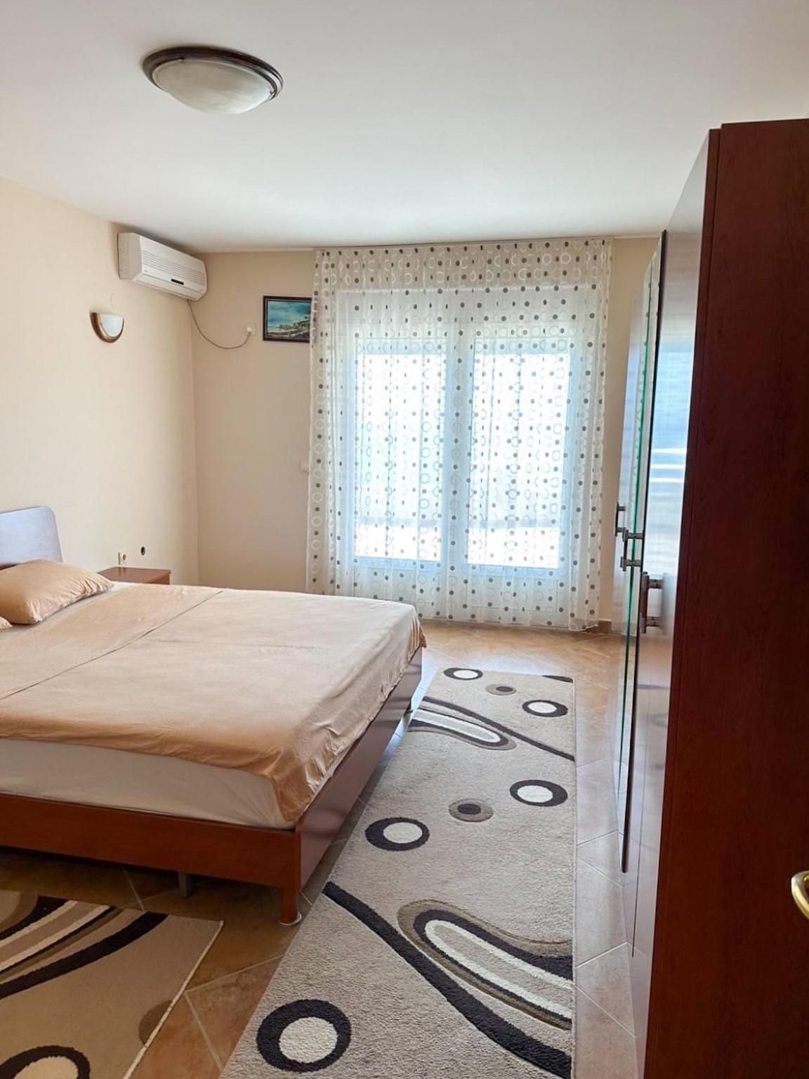 Nikic Apartments 울친 외부 사진