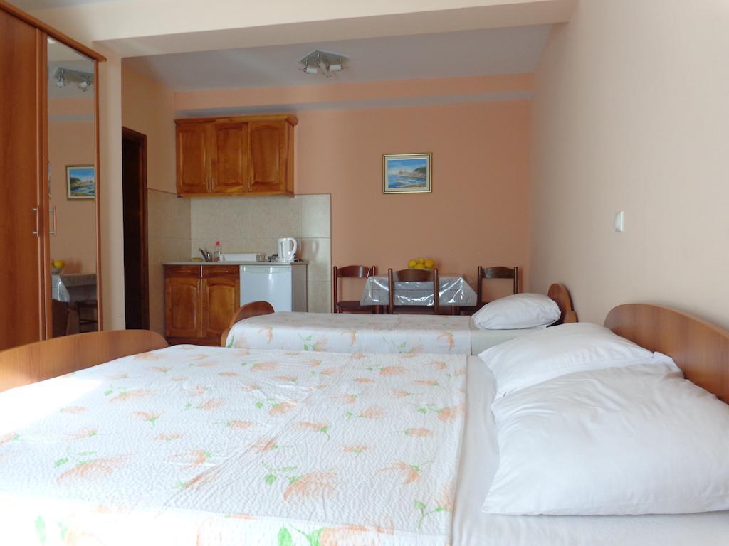 Nikic Apartments 울친 객실 사진